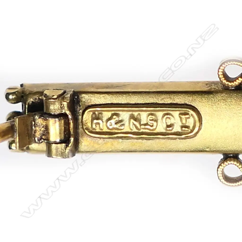 Harrop & Neill (Dunedin) 9ct gold and opal bar brooch, Image 1++